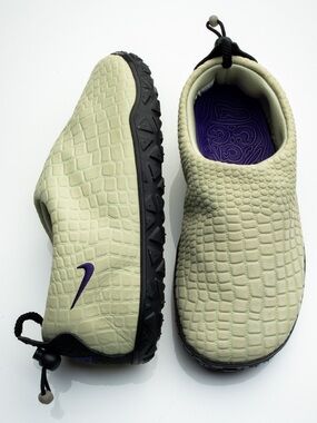 Nike Mens ACG Moc Premium Slip-On in Croc Olive Aura